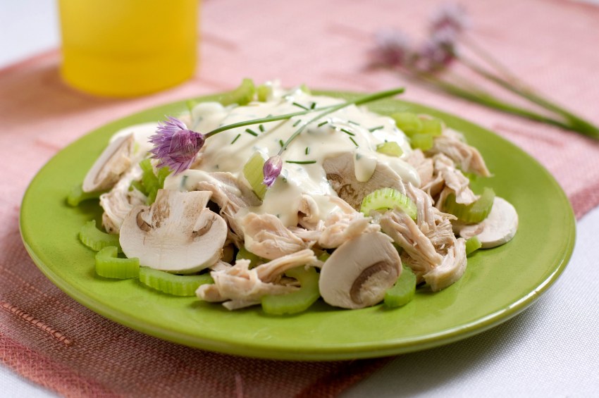 Салат с шампиньонами жареными