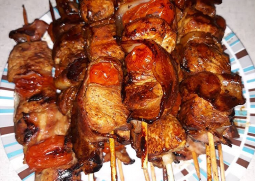 Салат с куриной печенью и свеклой