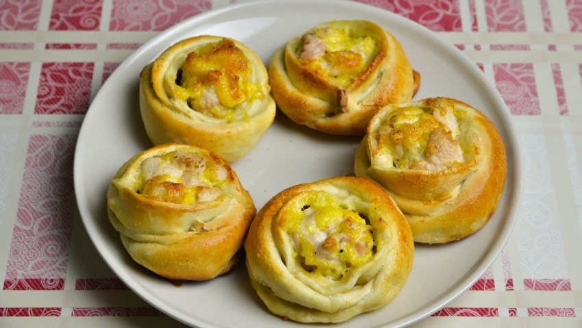 Розочки с колбасой