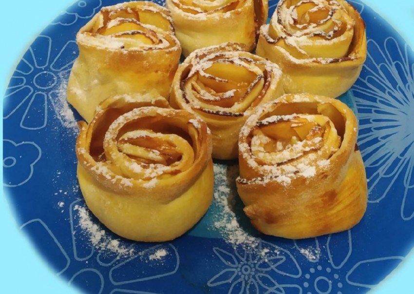 Розочки с колбасой и сыром