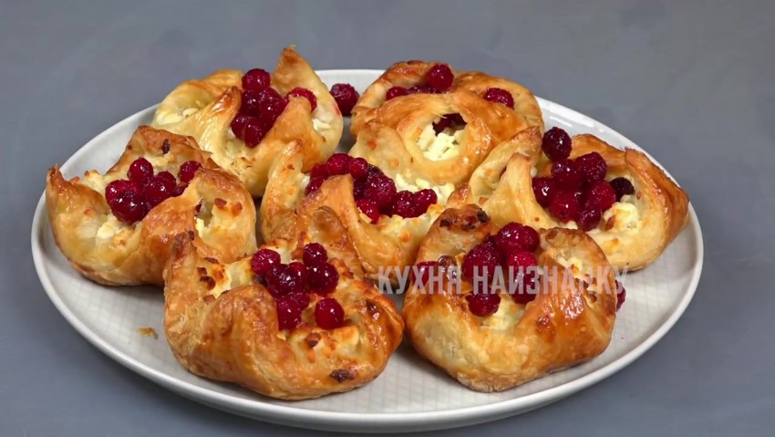 Слойки с фруктами