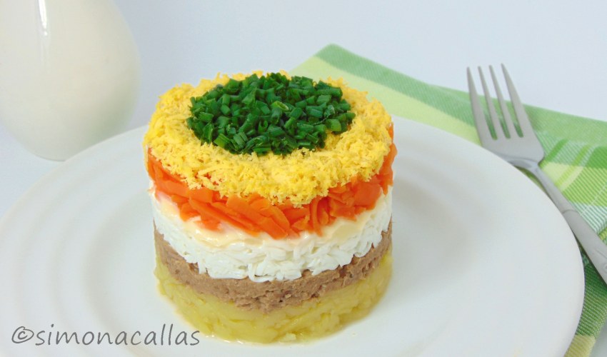 Салат Мимоза с рыбными консервами