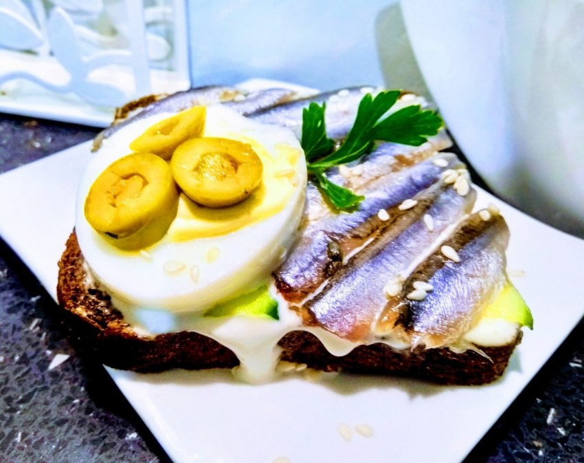 Бутерброды с селедкой