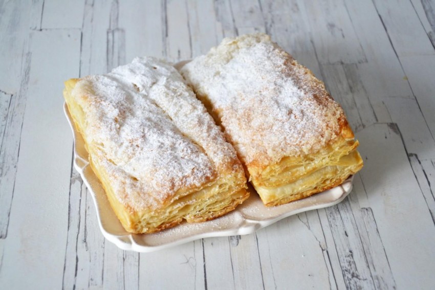 Слойки с фаршем
