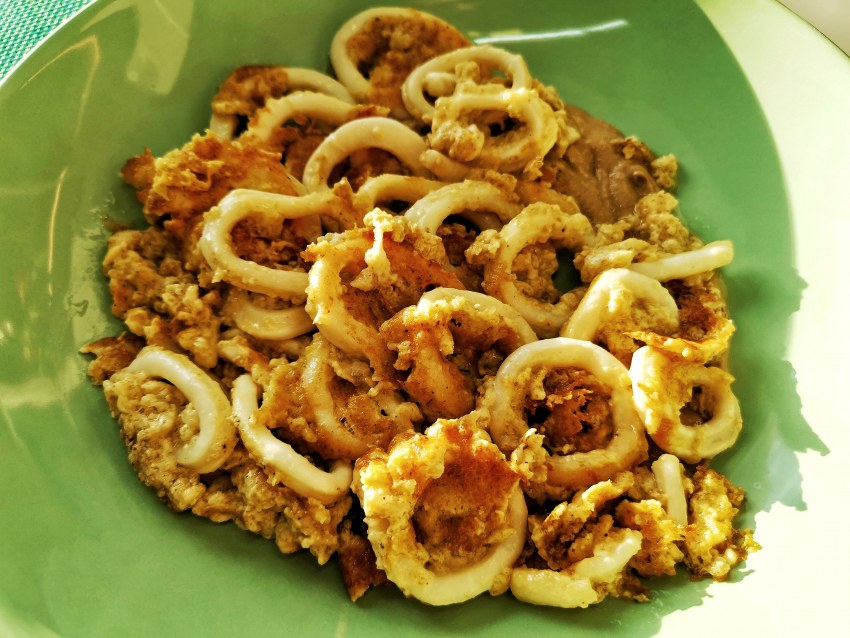 Кольца кальмара с сырным соусом