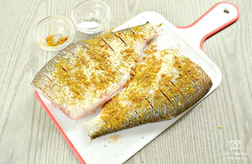 Скумбрия в маринаде с луком и уксусом