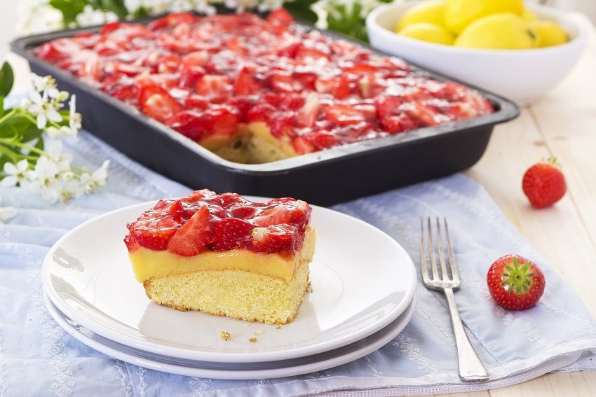 Пирог с клубникой
