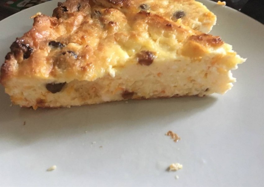 Запеканка с творогом и изюмом