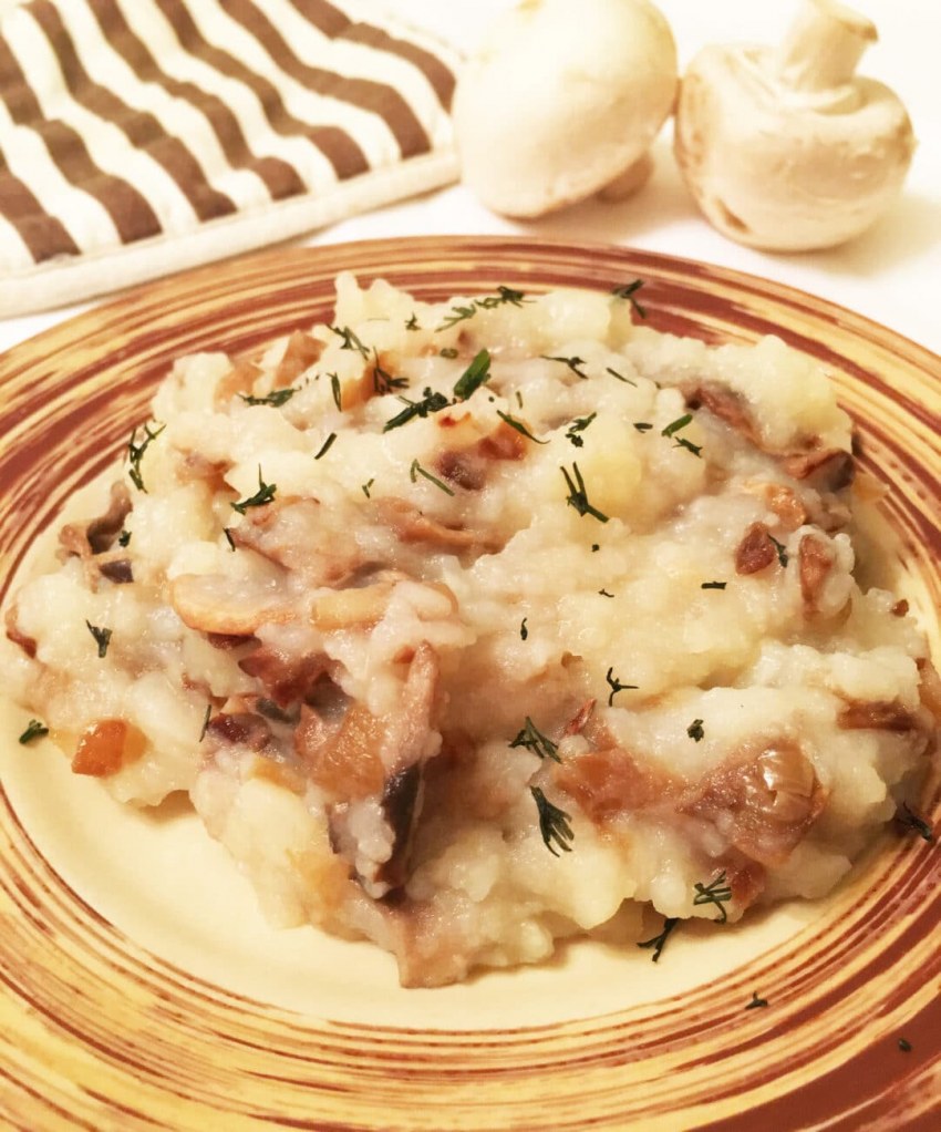 Жульен с курицей и грибами с пюре