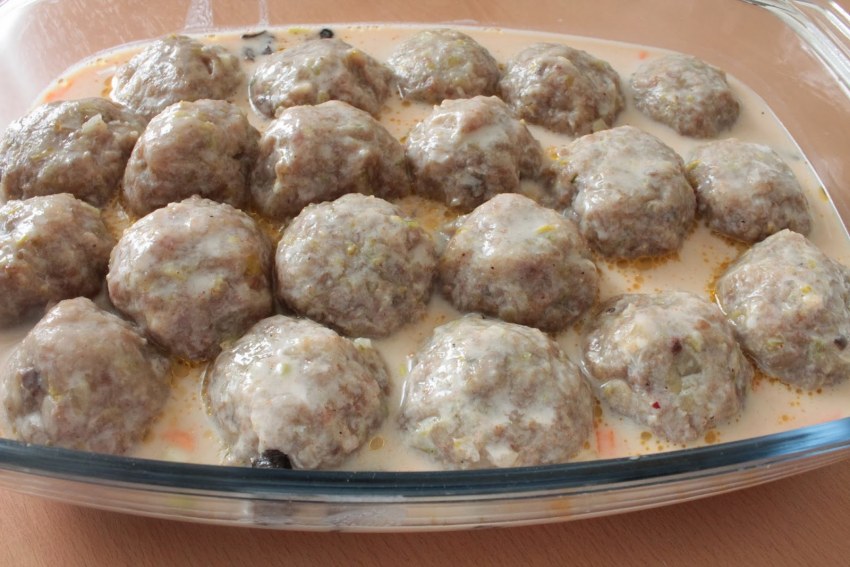 Паста с фрикадельками и грибами