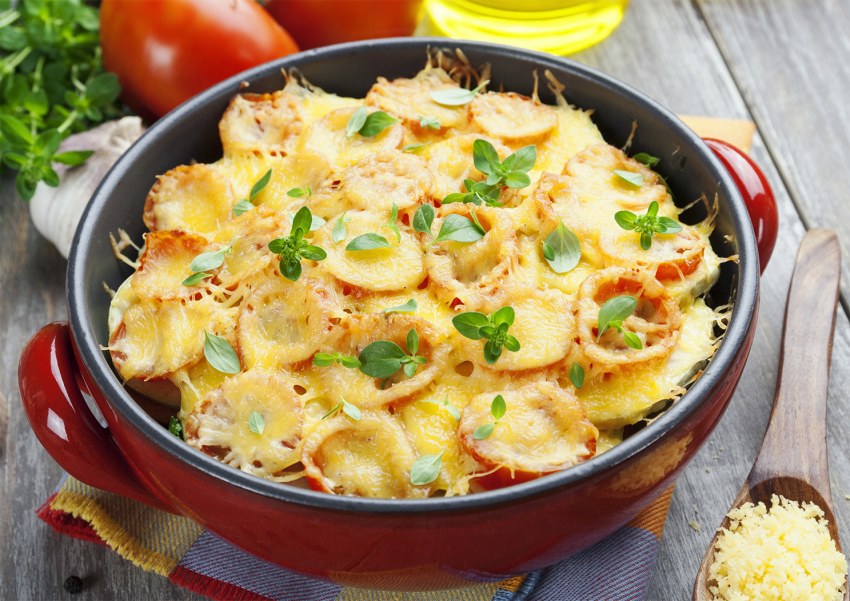 Кабачки запеченные с помидорами и сыром