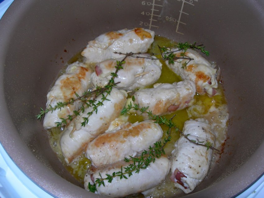 Рулет из куриной грудки с сыром