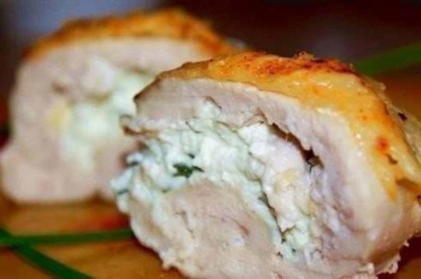 Куриные рулетики фаршированные сыром Фета