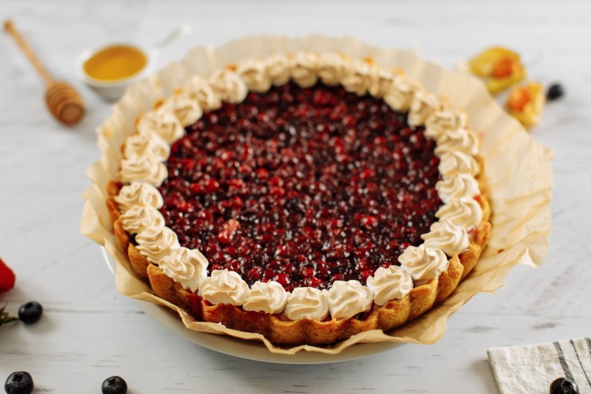 Пирог с брусникой