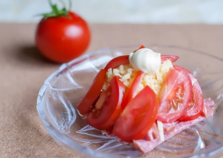 Салат черри моцарелла