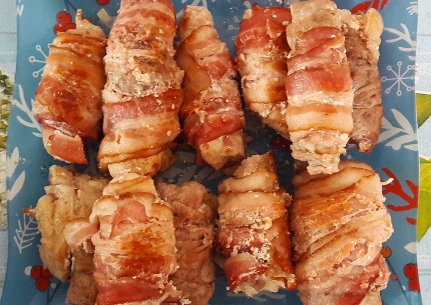 Мясные рулетики с беконом