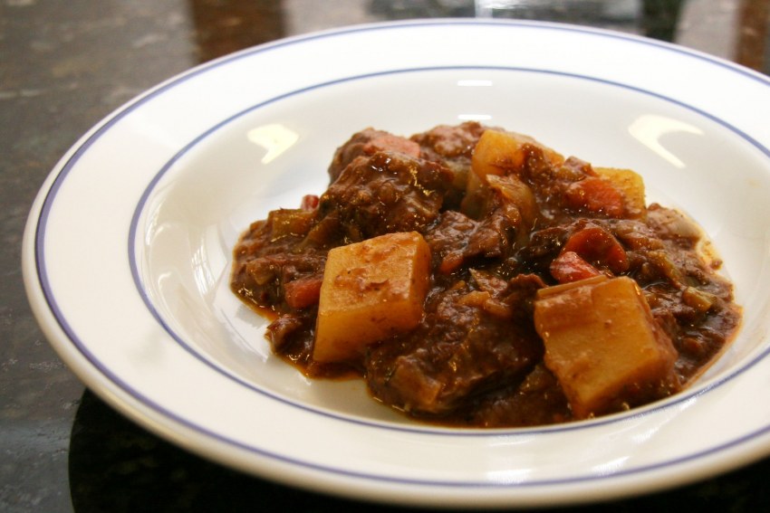 Мясо тушеное с овощами