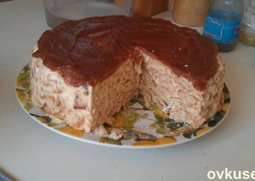 Торт без выпечки из печенья рыбки с бананом и киви