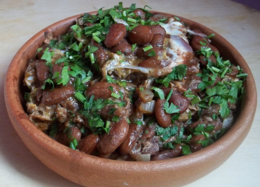 Лобио из красной фасоли с грецкими орехами