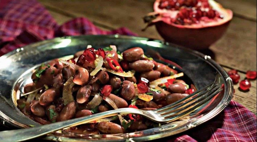 Салат с фасолью и грецкими орехами