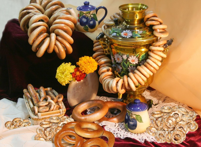 Самовар с бубликами