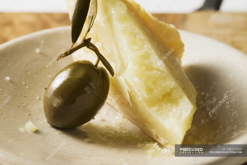 Оливки фаршированные перцем