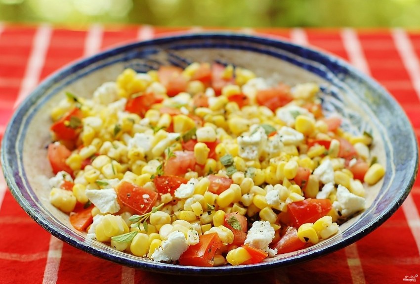 Салат с кукурузой консервированной
