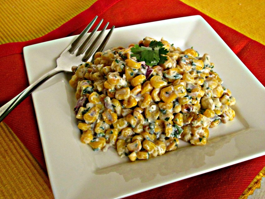 Салат с рыбой и кукурузой