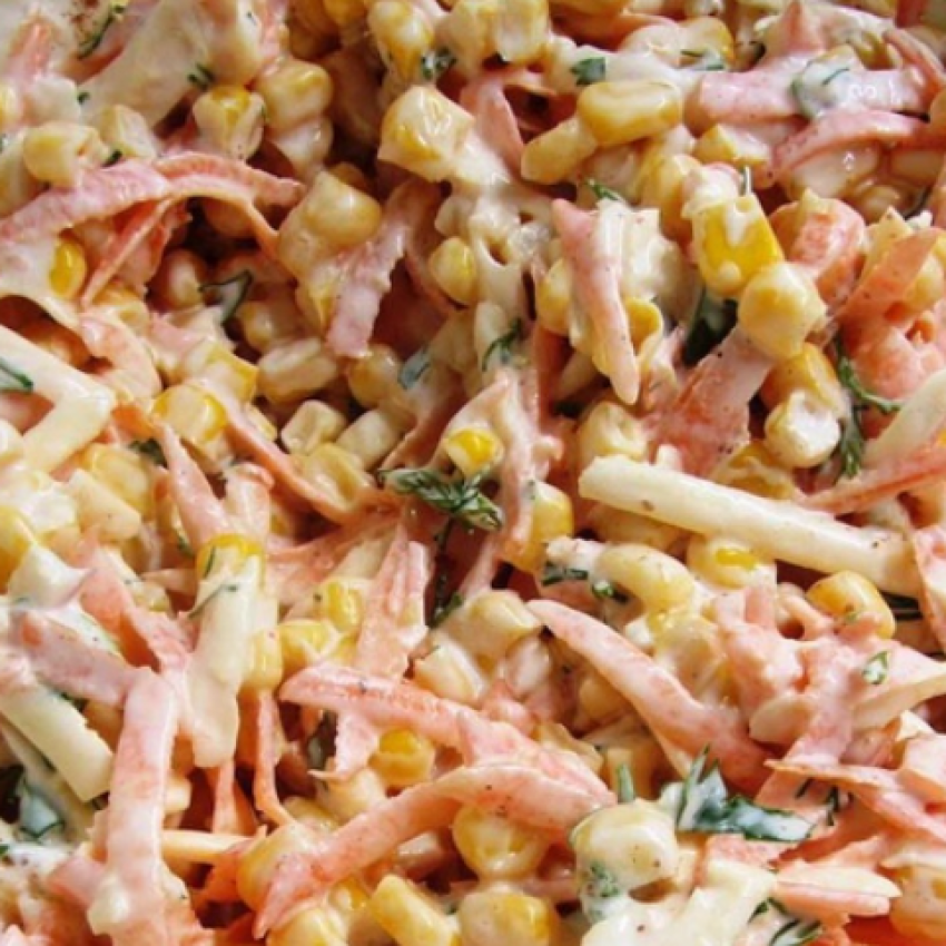 Салат из корейской моркови с ветчиной сыром и петрушкой