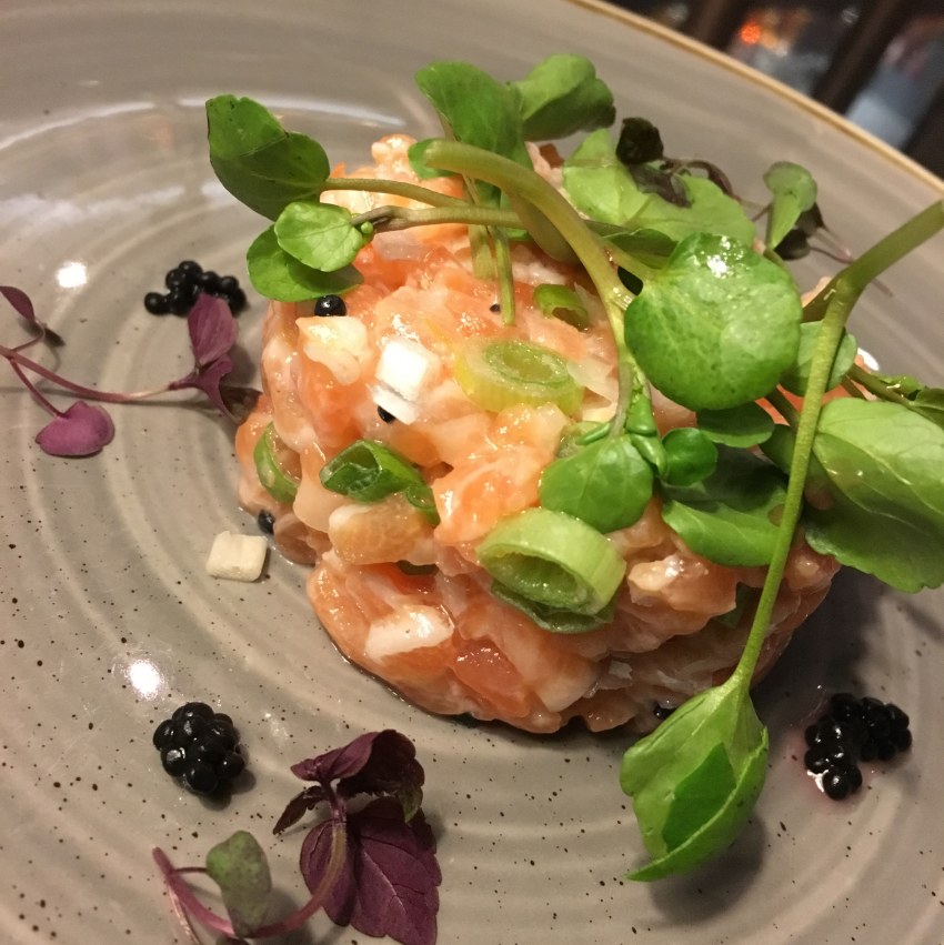 Salmon tartare