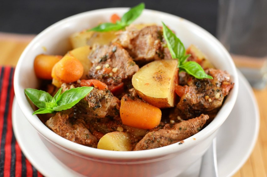 Наивкуснейшие мясо тушеное с овощами в казане