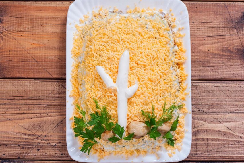 Салат нежный с курицей и сыром