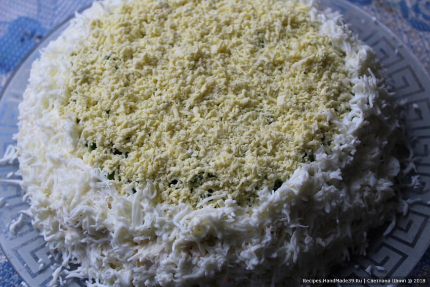 Салат с шампиньонами консервированными