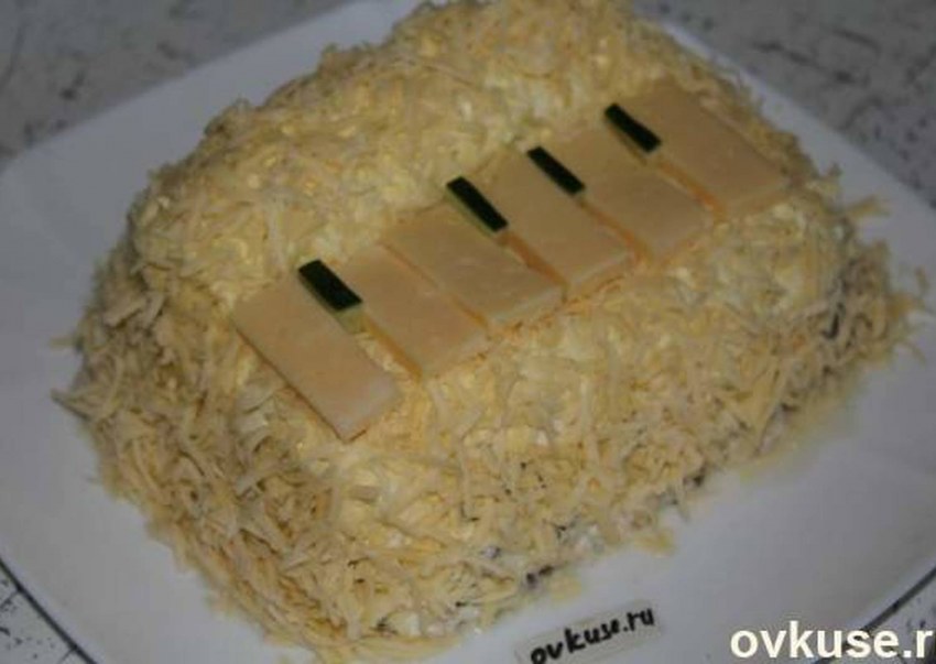 Салат в виде курицы
