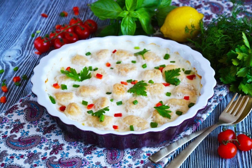 Куриные тефтели в сливочном соусе