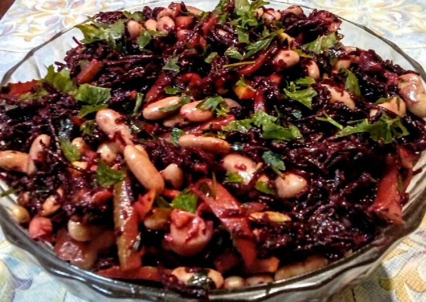 Салат со свеклой и фасолью