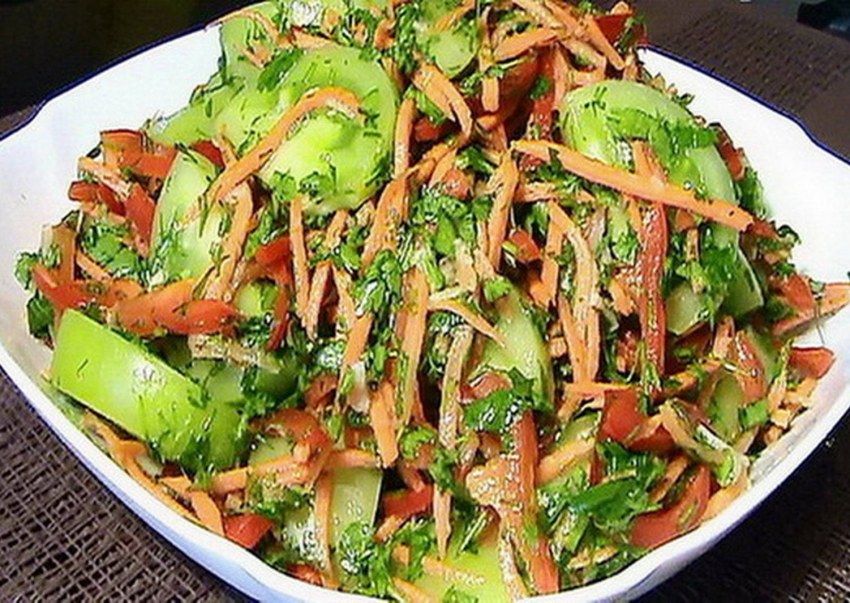 Салат со спаржей по-корейски и курицей
