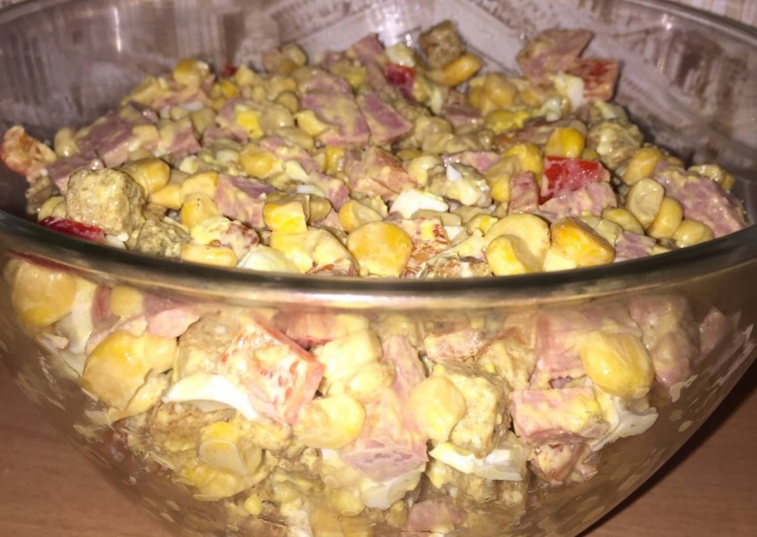 Салат из кириешек