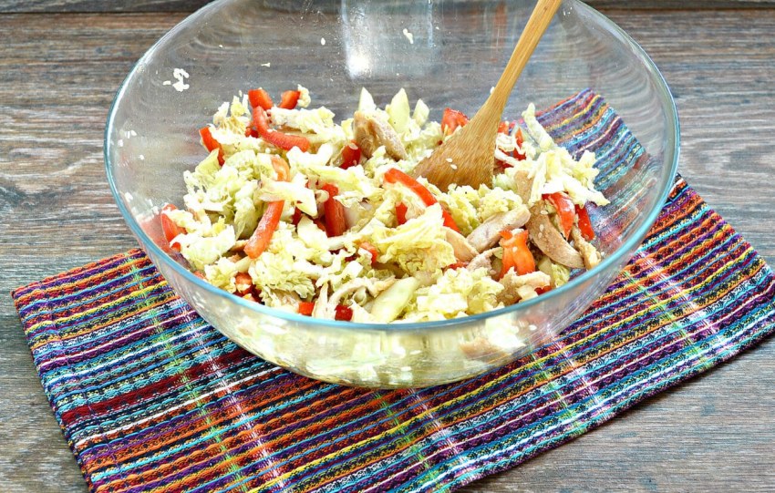 Салат праздничный с кальмарами и грибами