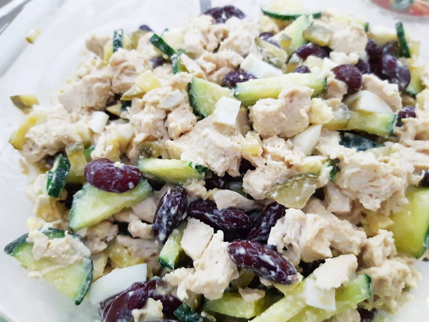 Салат кириешки кукуруза ветчина