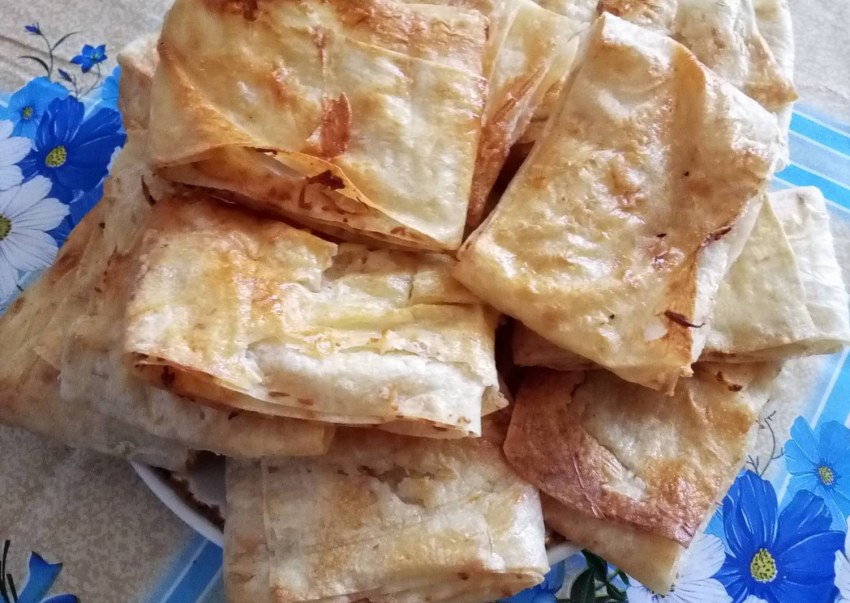 Хычины с брынзой и зеленью