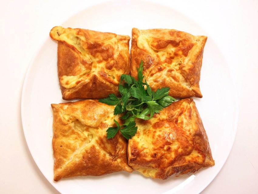 Ленивый хачапури из лаваша с творогом и сыром