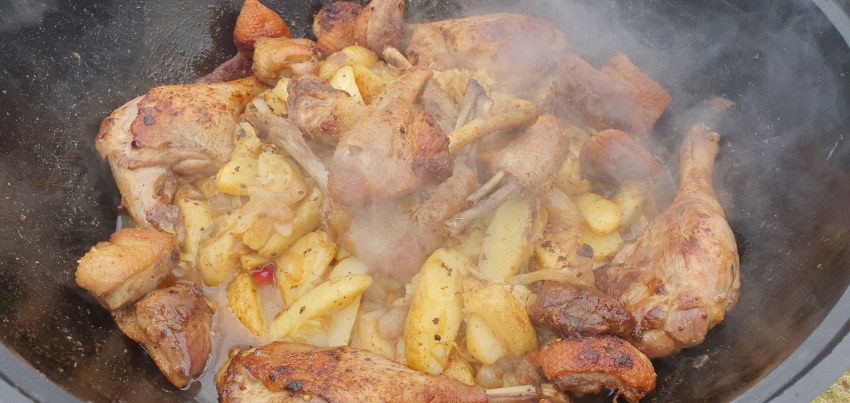 Картофель по деревенски с курицей