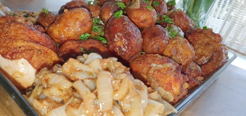 Курица тушеная с овощами в казане