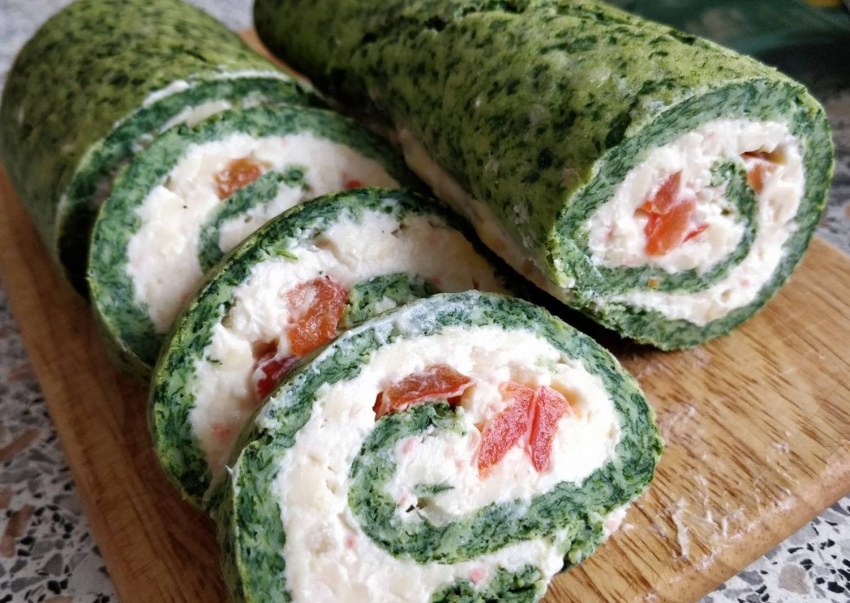 Шпинатный рулет с рыбой