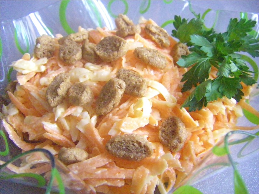 Салат морковка сыр чеснок сухарики