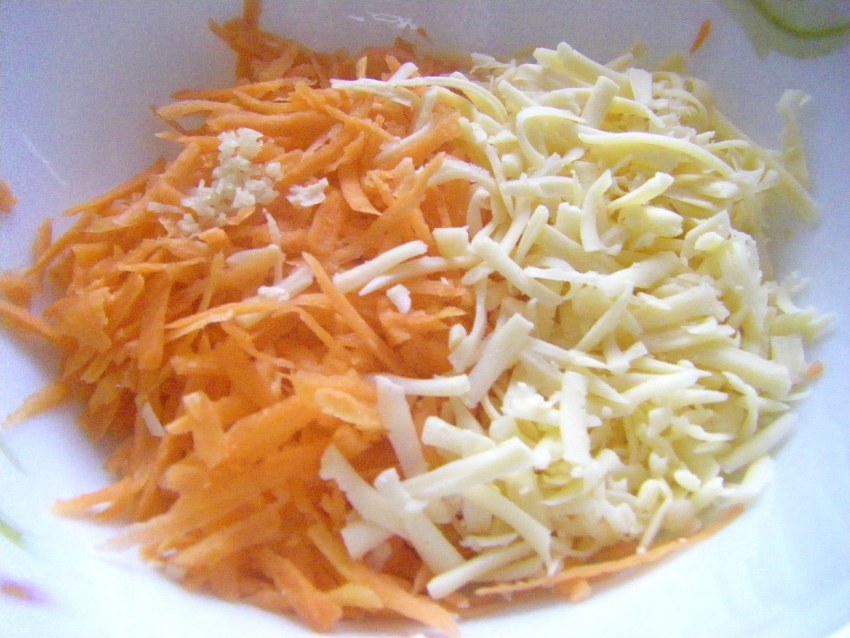 Салат с кириешками и фасолью и кукурузой