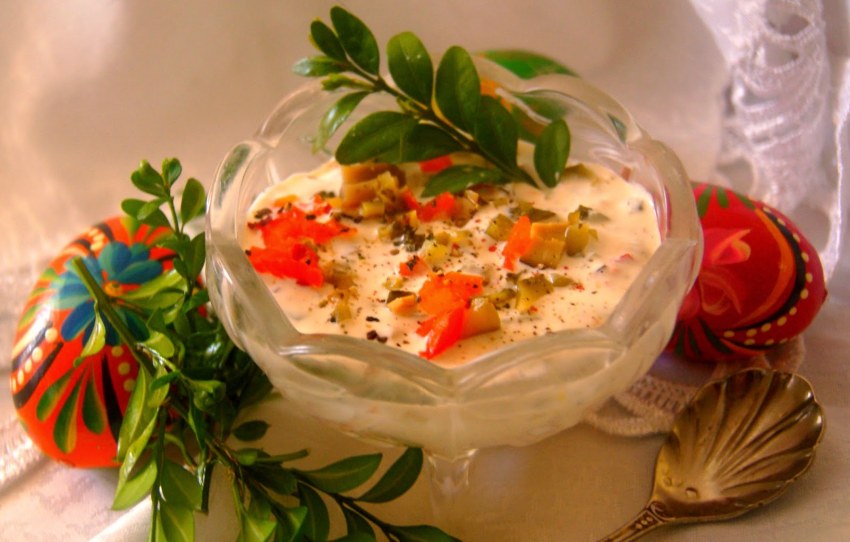 Салат из куриной печени с соленым огурцом
