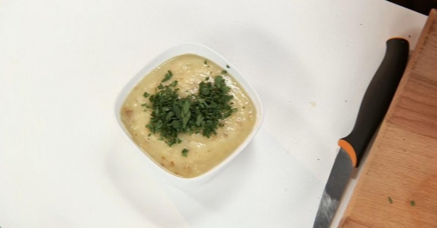 Соус мацони с чесноком и зеленью