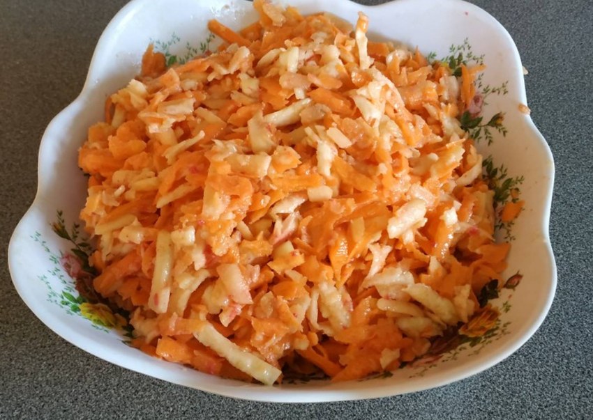 Салат с морковкой